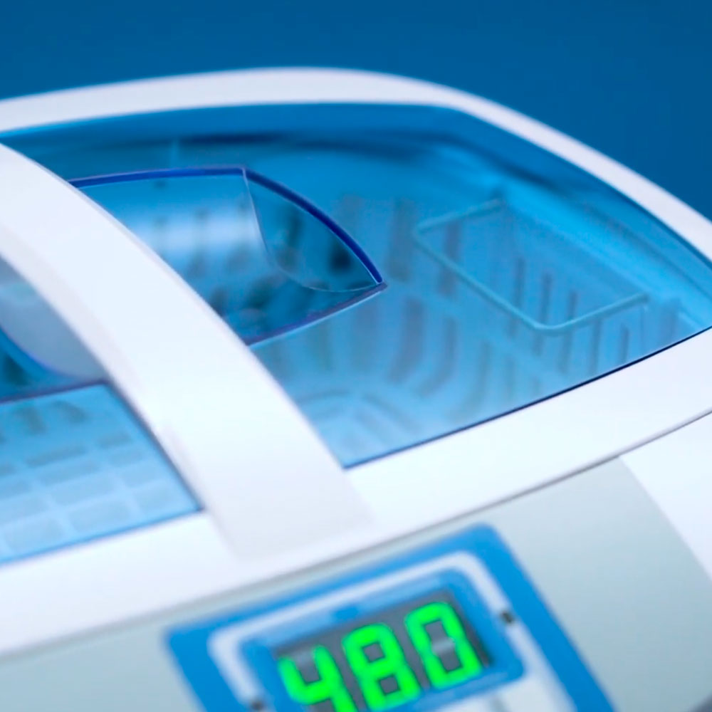 bg-video-L100.jpg